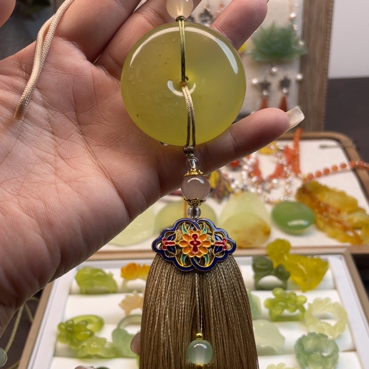 蛇纹石玉车挂未镶嵌