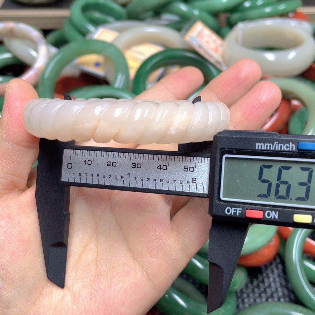 石英质玉未镶嵌手镯