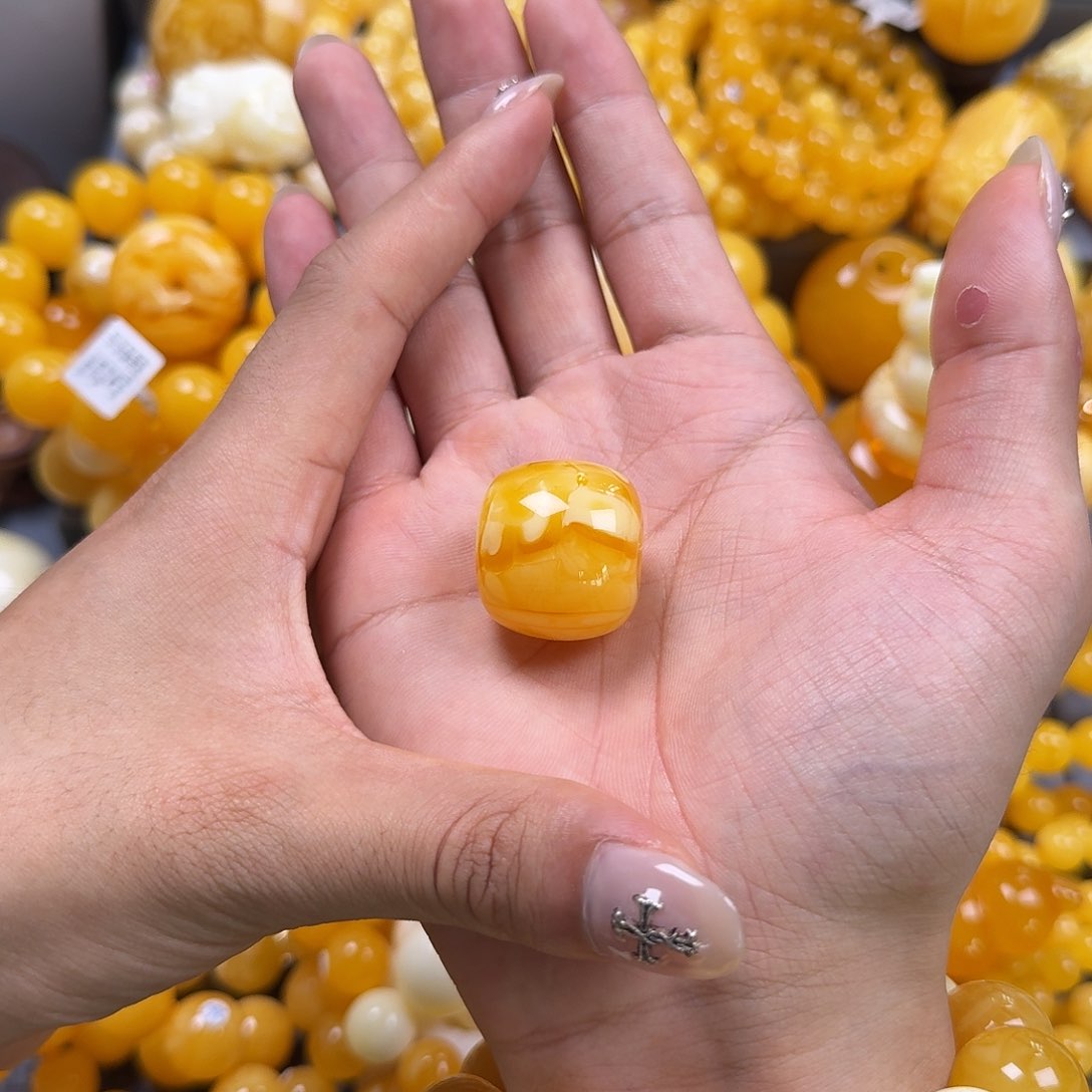 蜜蜡珠宝奇石未镶嵌墩子