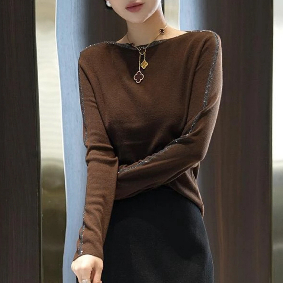 时尚减龄一字领烫钻长袖百搭上衣2025冬季德绒新款显瘦T恤打底衫