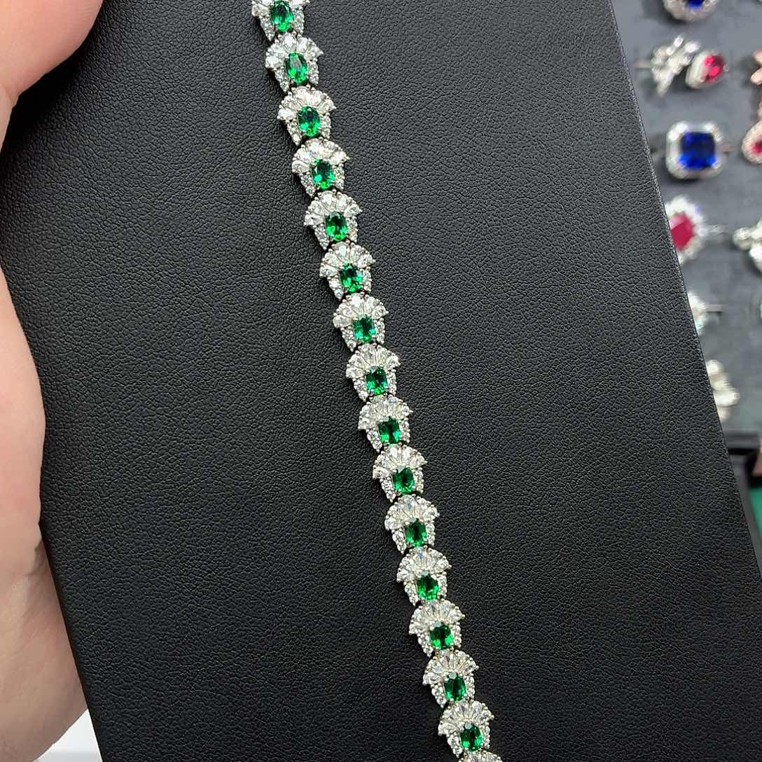 925银培育祖母绿色宝石