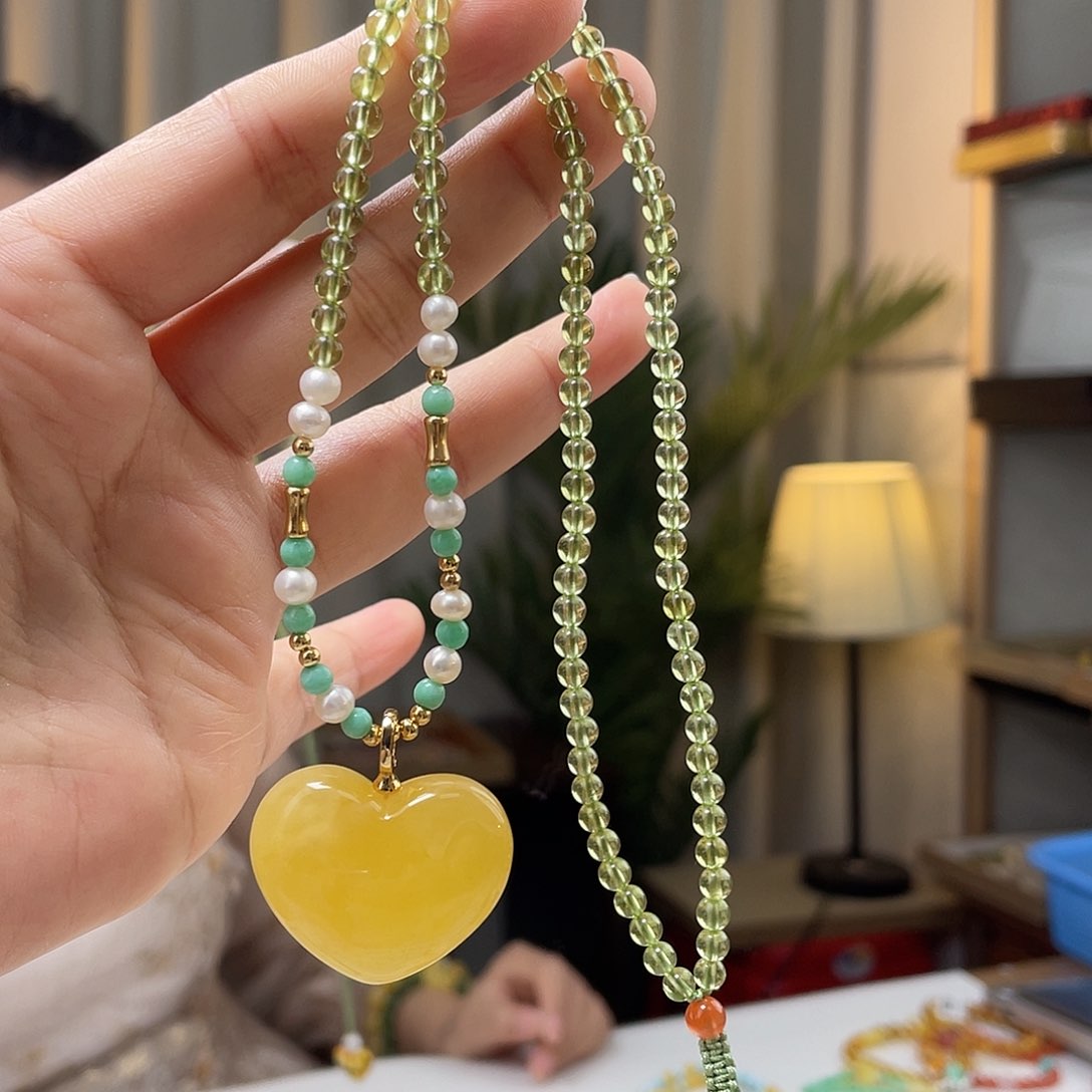 琥珀裸石未镶嵌蜜蜡吊坠