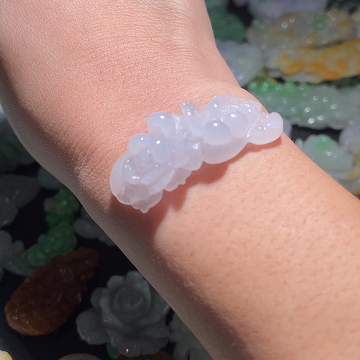 颈饰未镶嵌翡翠天