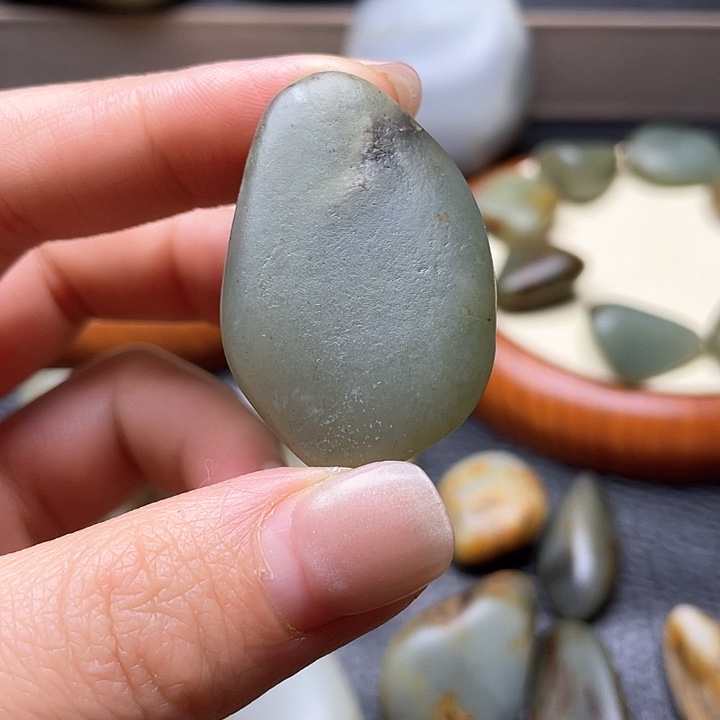 和田玉颈饰未镶嵌12