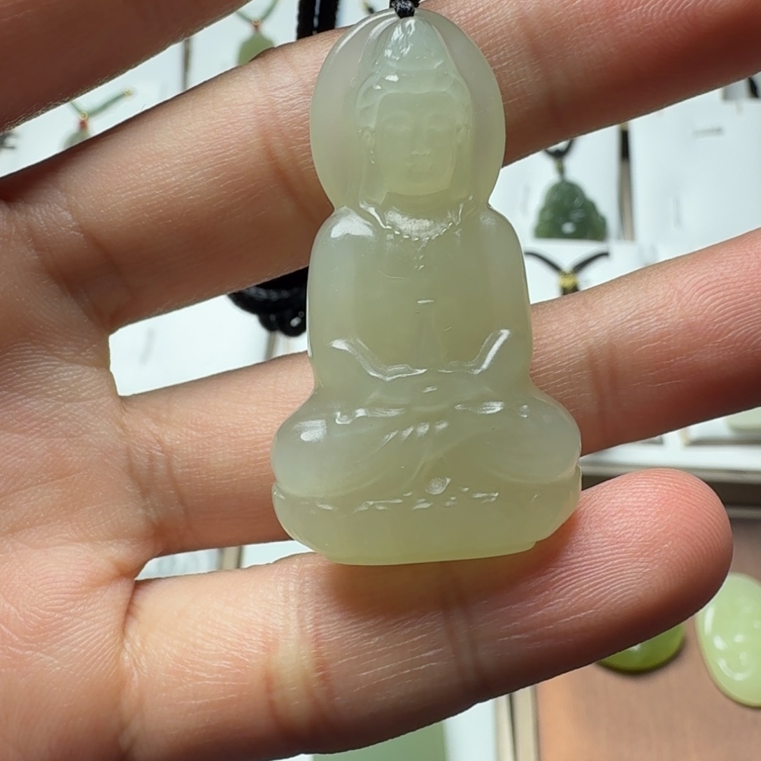 和田玉未镶嵌吊坠(赠链)