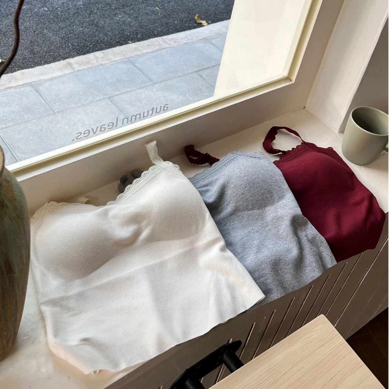 MoNvKiKiPlus5【蕾丝吊带背心】磨毛蕾丝背心冬季打底保暖9011