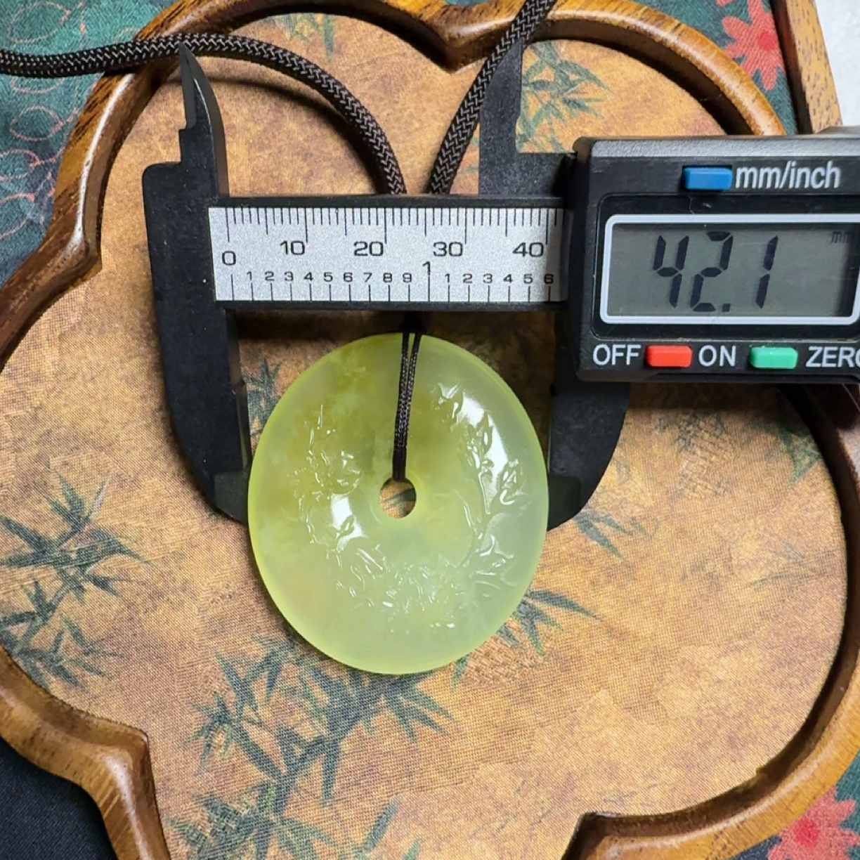 天然岫玉双面雕刻平安扣男女同款