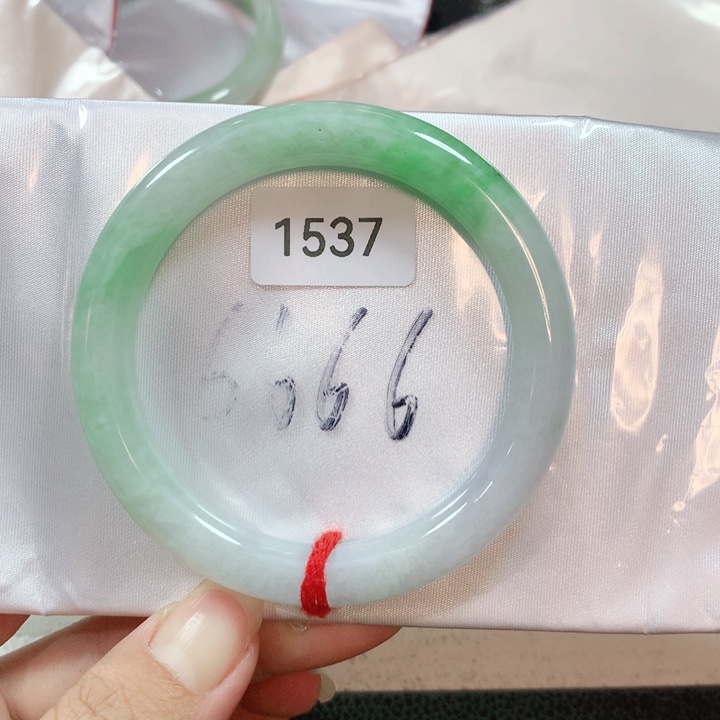 翡翠手镯未镶嵌天然翡翠手镯56