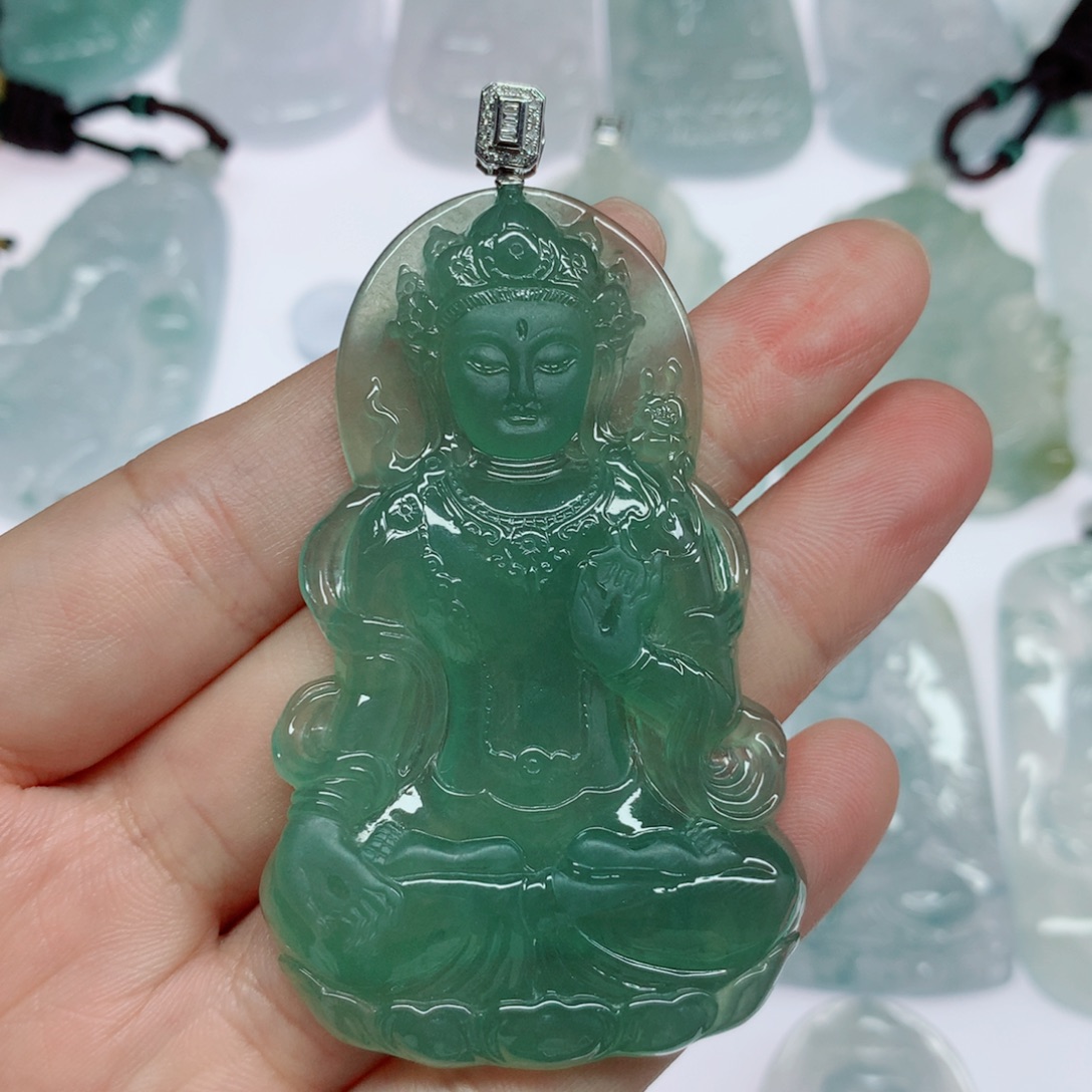 k***g翡翠18K金镶嵌颈饰正装度母