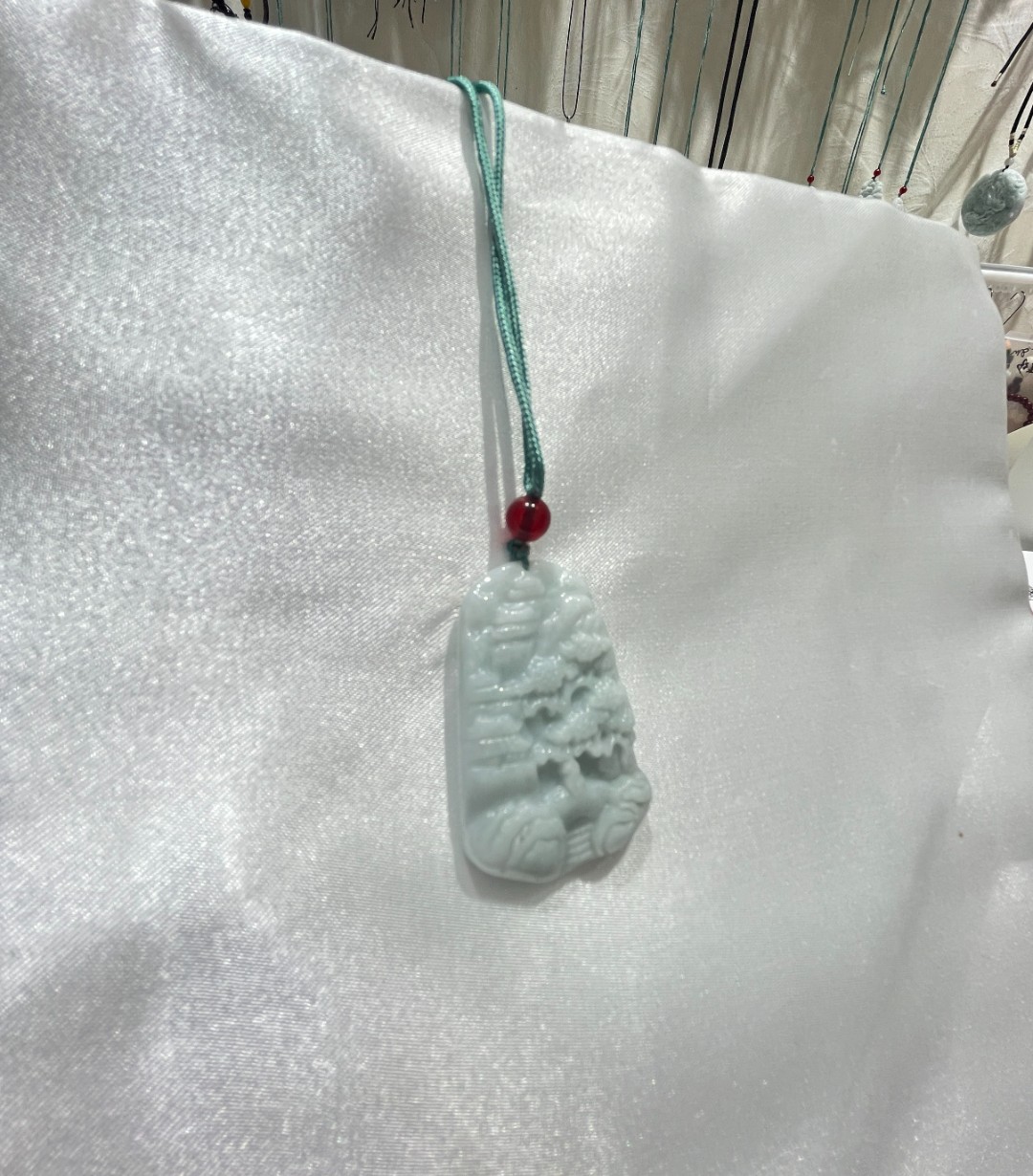 天然缅甸A货翡翠山水牌吊坠