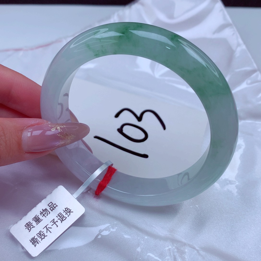 翡翠手镯未镶嵌翡翠56