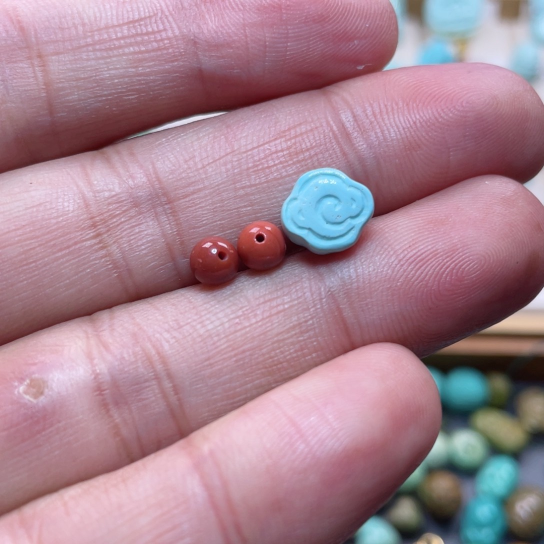 南红玛瑙配饰未镶嵌