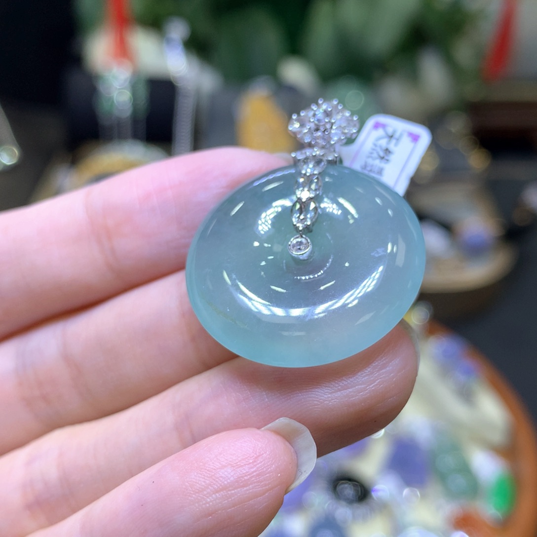 翡翠18K金镶嵌颈饰翡翠吊坠项链