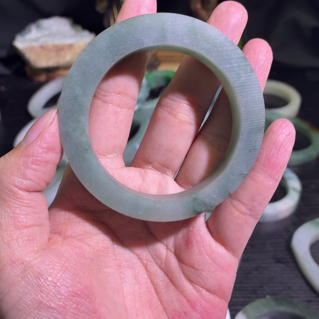 定制翡翠未镶嵌天然翡翠A货毛胚手镯定制