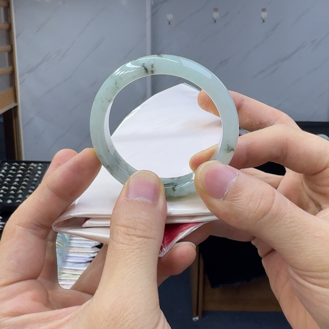 翡翠未镶嵌手镯翡翠