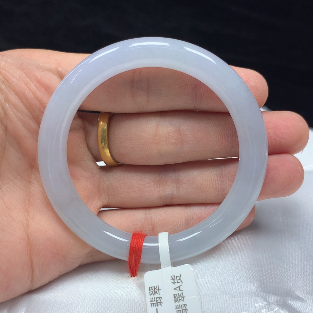 翡翠手镯（圆镯）未镶嵌52.8