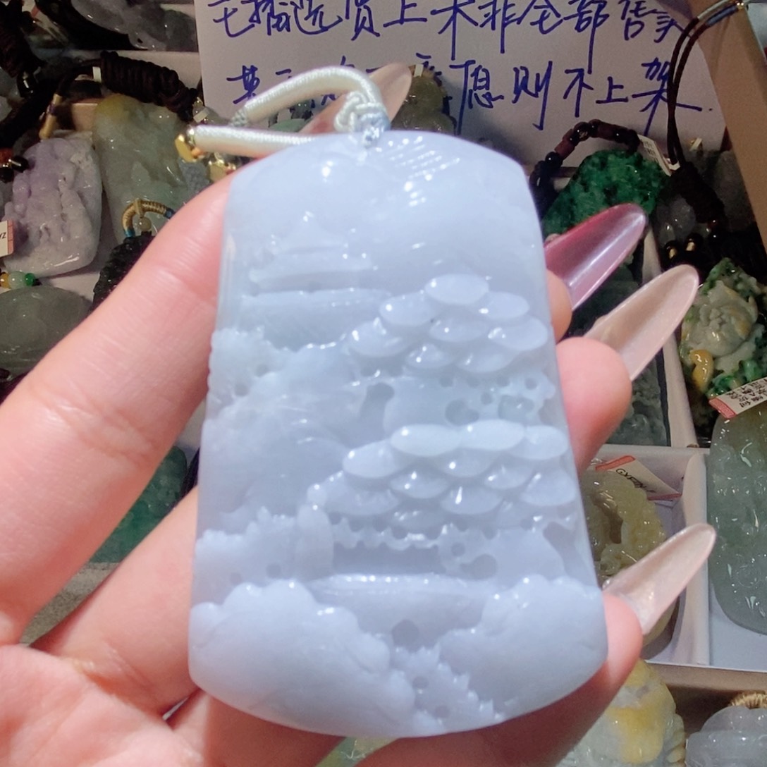 翡翠颈饰未镶嵌翡翠