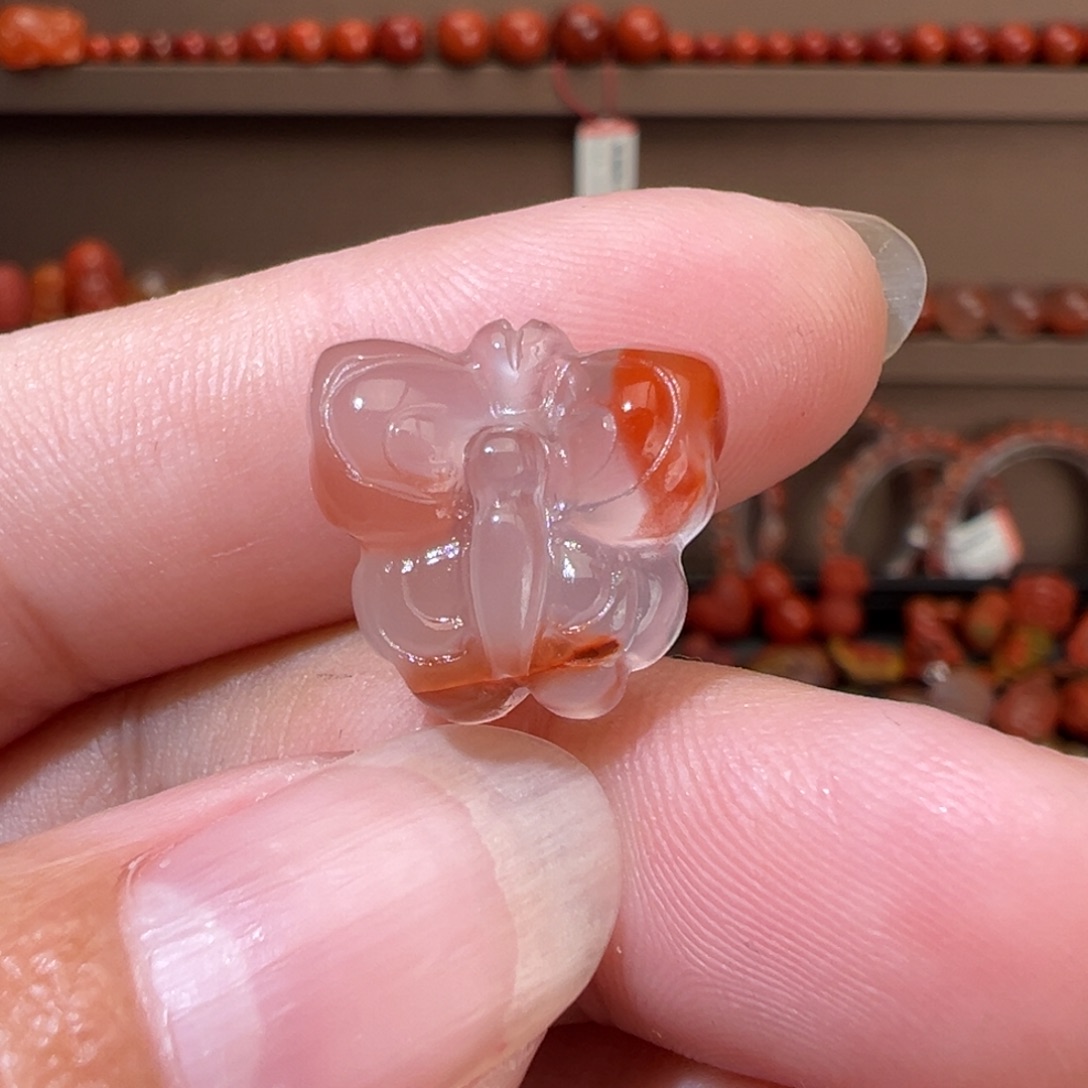 未镶嵌川料南红玛瑙通孔蝴蝶