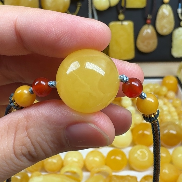 蜜蜡未镶嵌珠宝奇石