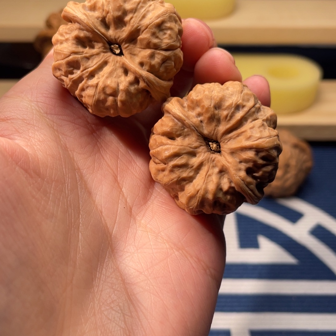 文玩核桃蛤蟆头37尺
