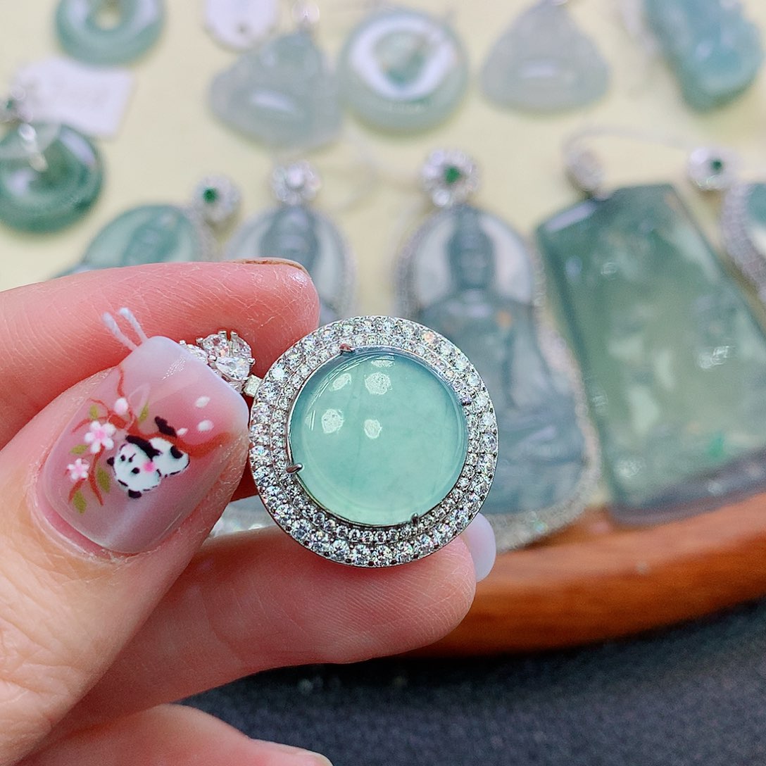 翡翠颈饰银S925镶嵌翡翠