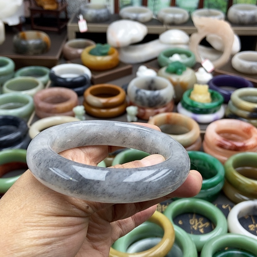 【闪购商品】石英质玉手镯未镶嵌