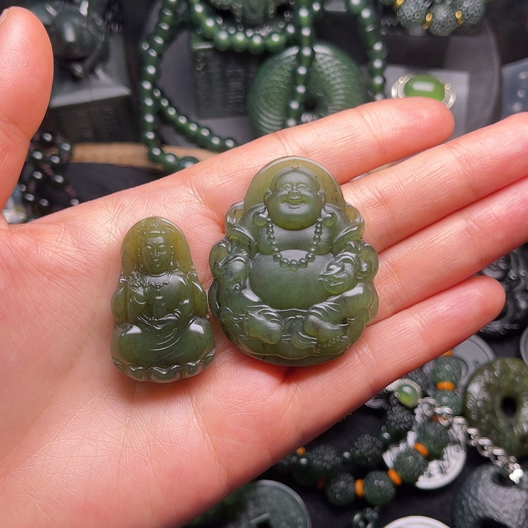 五***朵蛇纹石玉未镶嵌颈饰
