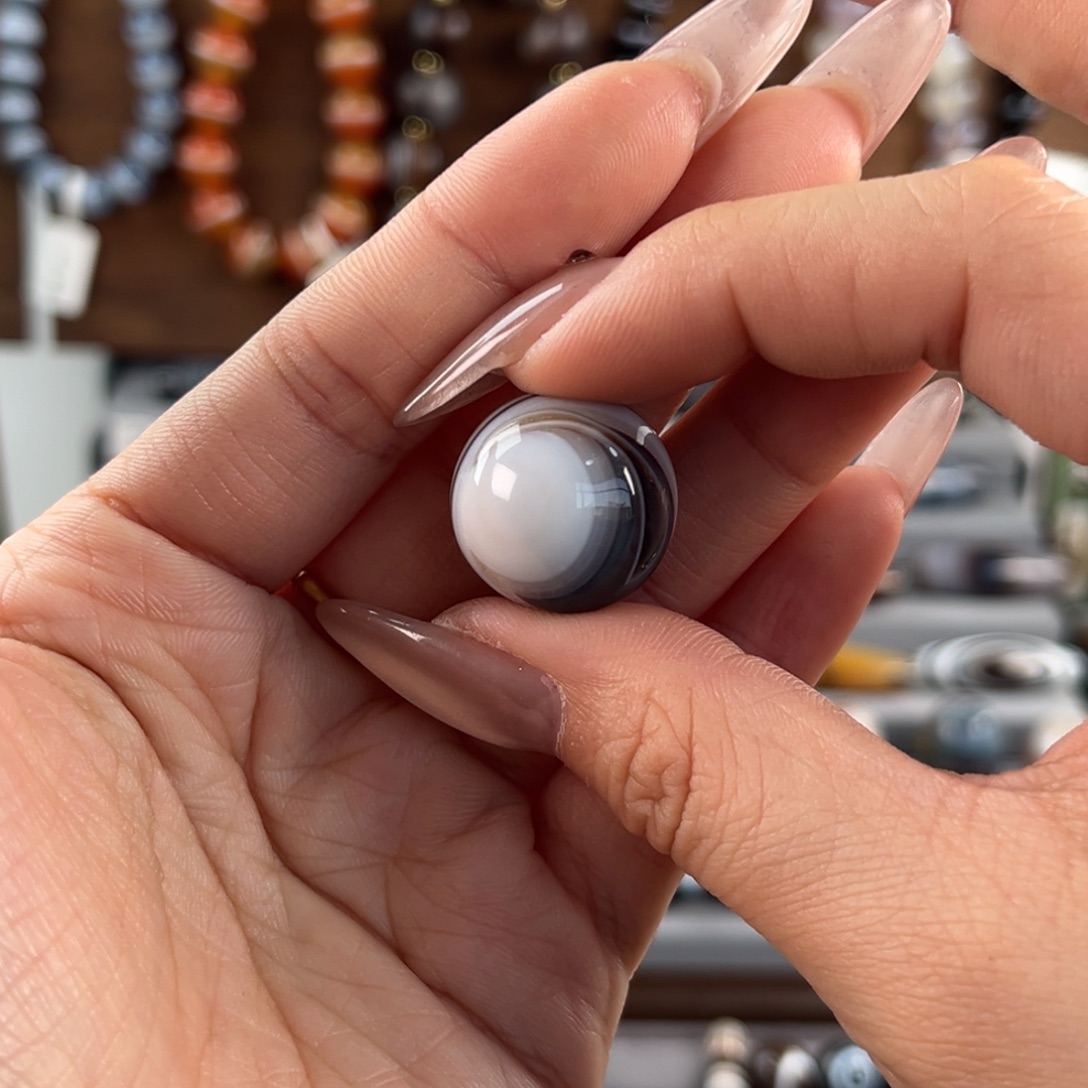 W***w玛瑙/玉髓合金珠宝奇石