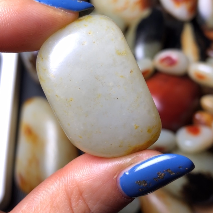 和田玉未镶嵌珠宝奇石