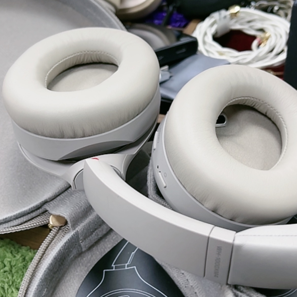 【闪购商品】95新xm4