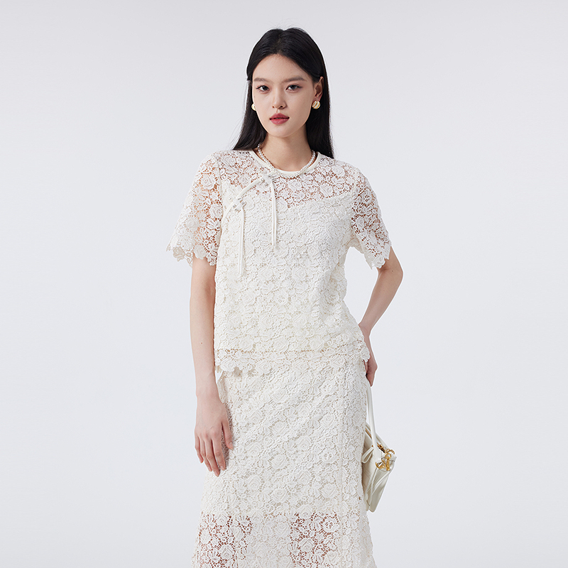 BADINA蕾丝国风上衣141M197