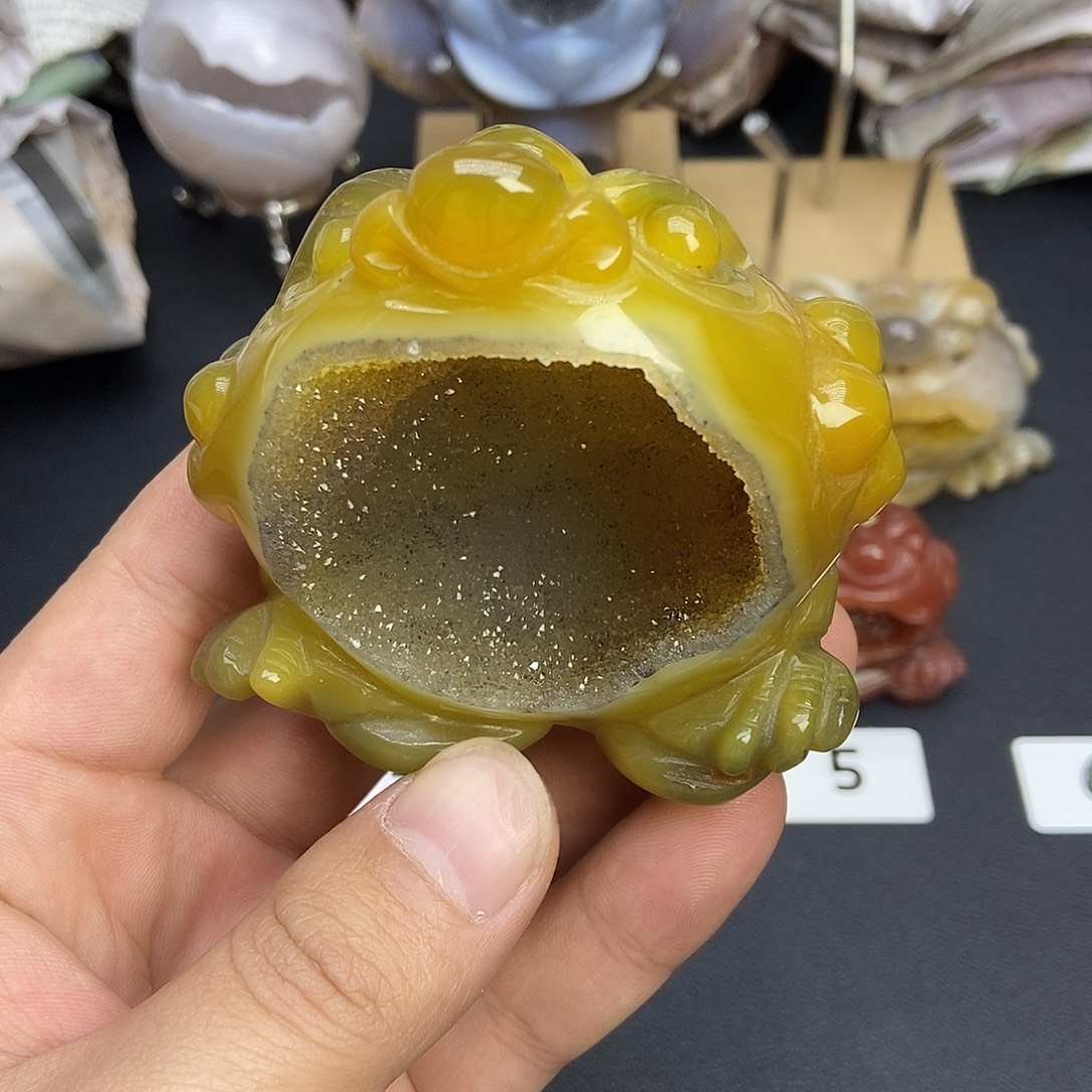 玛瑙/玉髓未镶嵌珠宝奇石