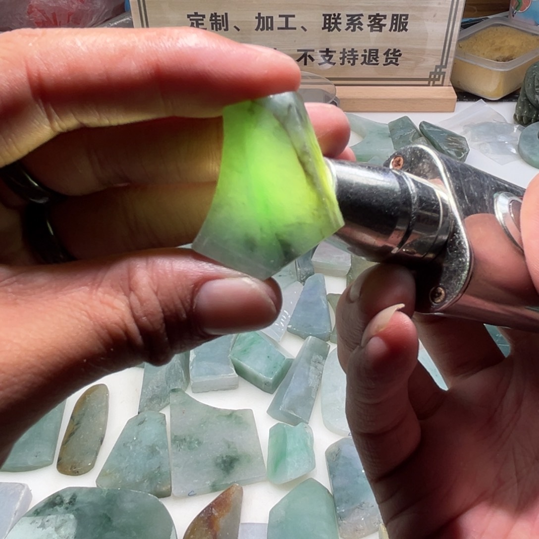 翡翠银S925镀金镶嵌颈饰翡翠