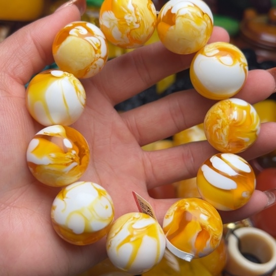 琥珀手串未镶嵌蜜蜡