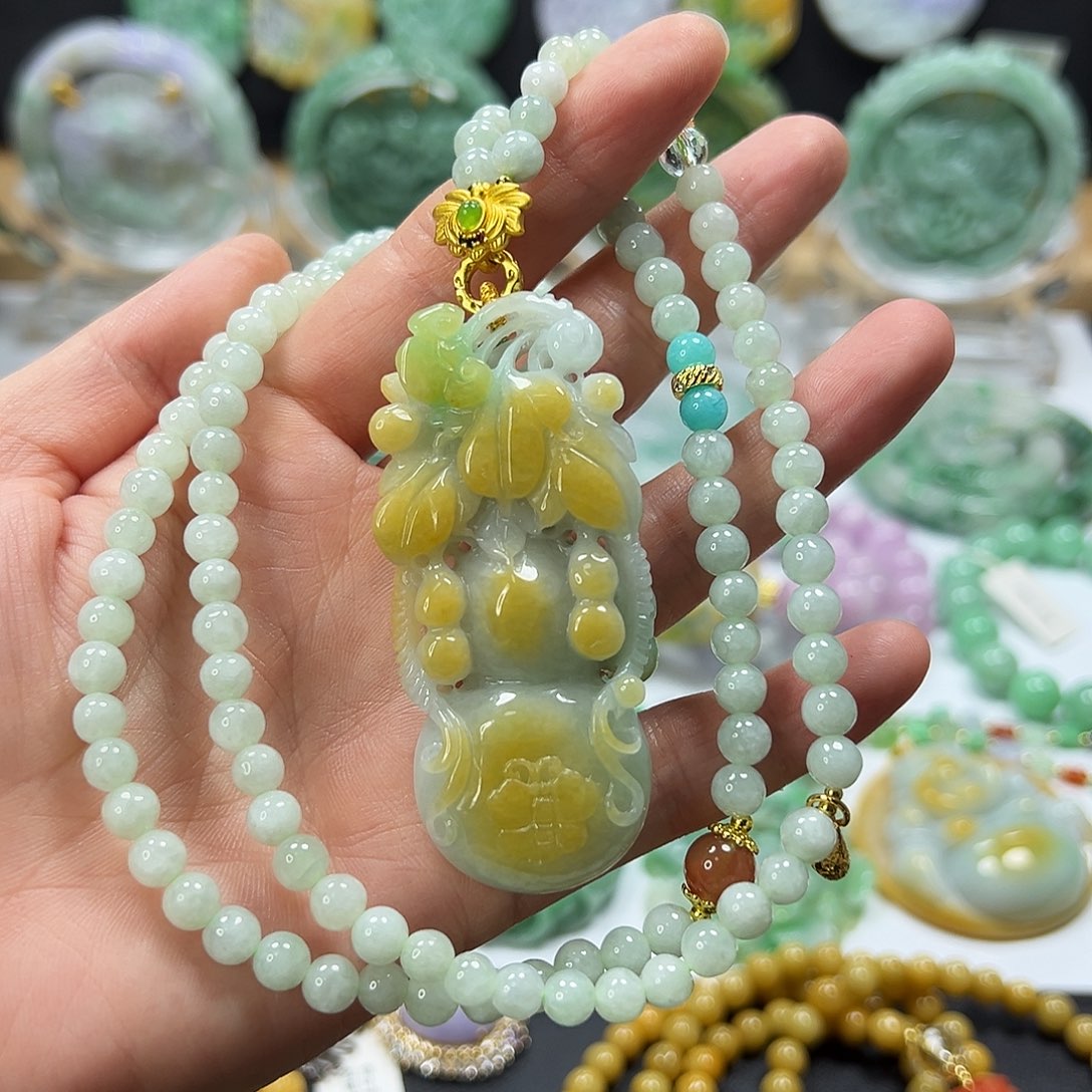 翡翠未镶嵌颈饰吊坠