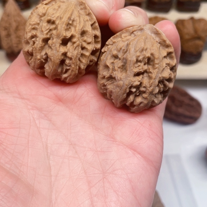 文玩核桃把件绣球22