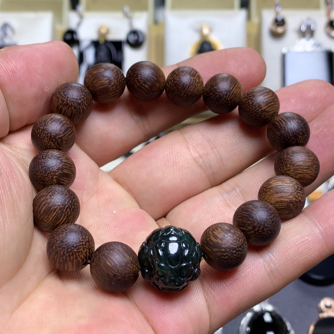 颈饰未镶嵌翡翠墨翠貔貅