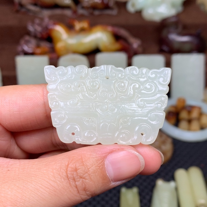 和田玉挂件未镶嵌日**辉