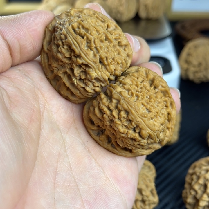 把件文玩核桃42南疆（棱子黄）