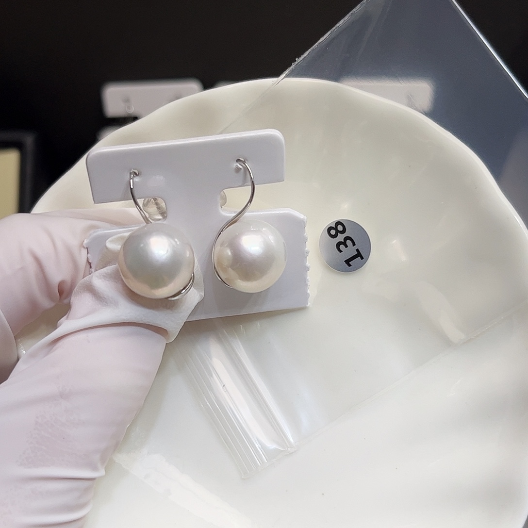 。****耳饰淡水珍珠银S925镶嵌
