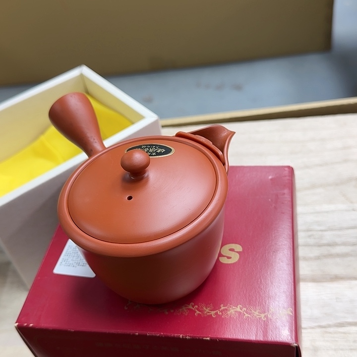 精品瓷器。            