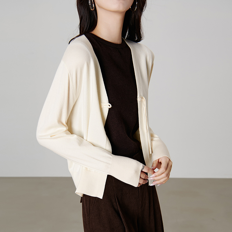 晚白【新品】2025上衣百搭短针织开衫女24122373