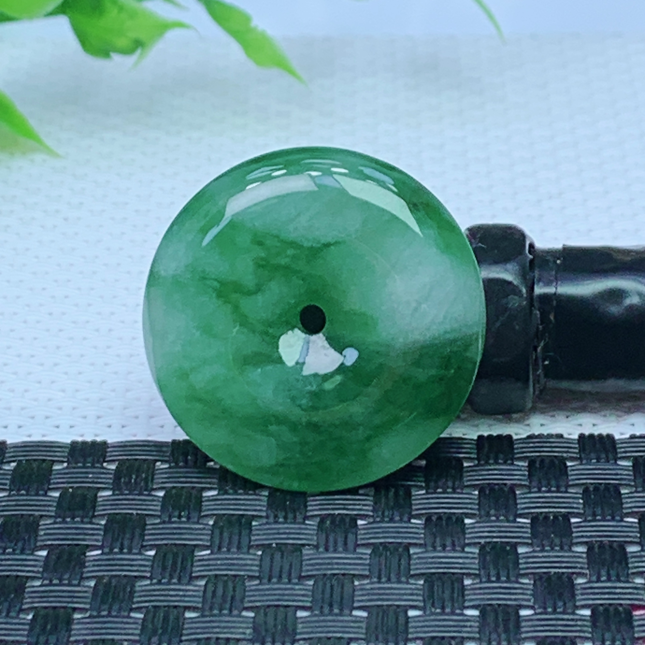 缅甸天然A货翡翠 飘绿平安扣吊坠 尺寸；27.2*5.4mm