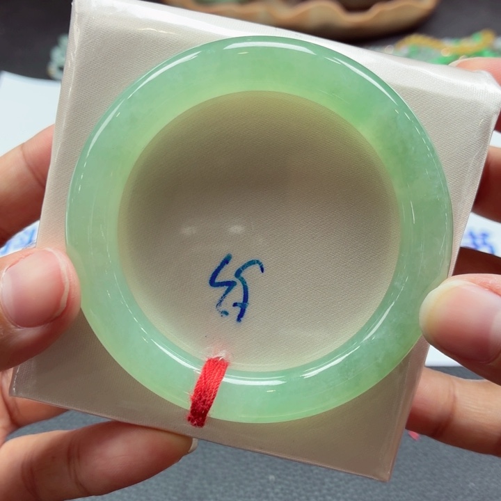 翡翠未镶嵌手镯天然缅甸A货翡翠（冰葡萄肉）