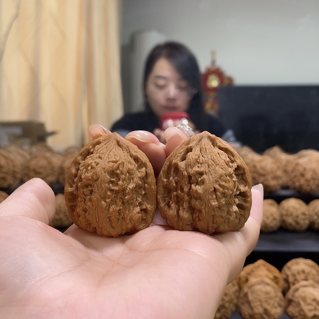 把件文玩核桃35.5南疆石有黄