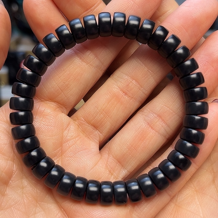 财***人和田玉（墨玉）未镶嵌手链卡9药片