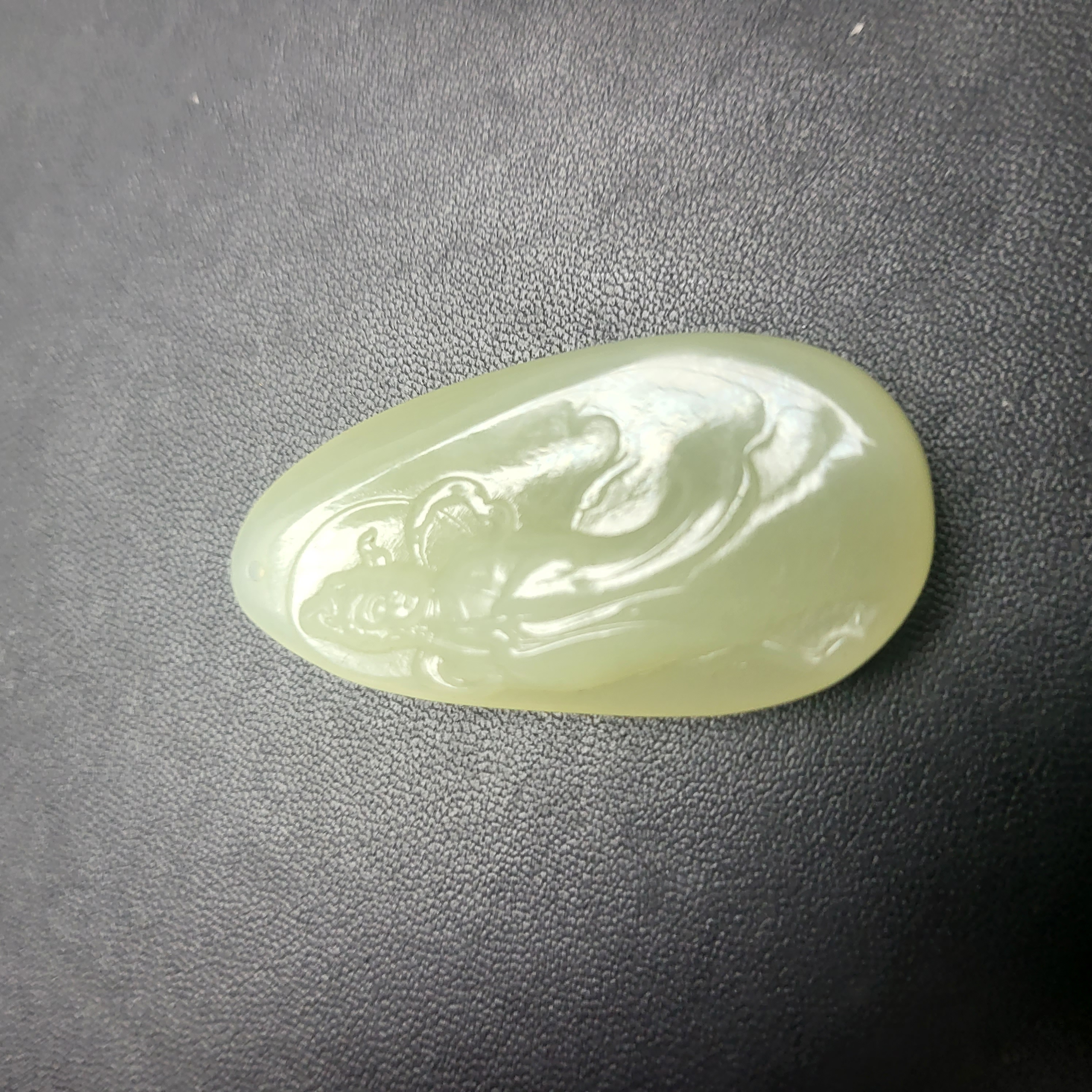 时尚精美新疆和田玉吊坠