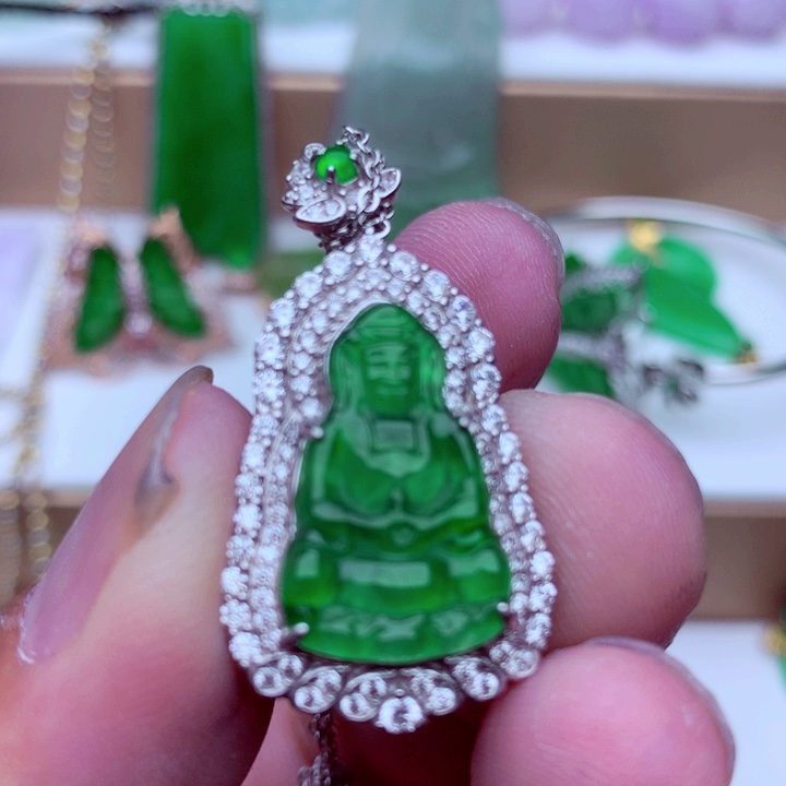 翡翠未镶嵌吊坠(不含链)