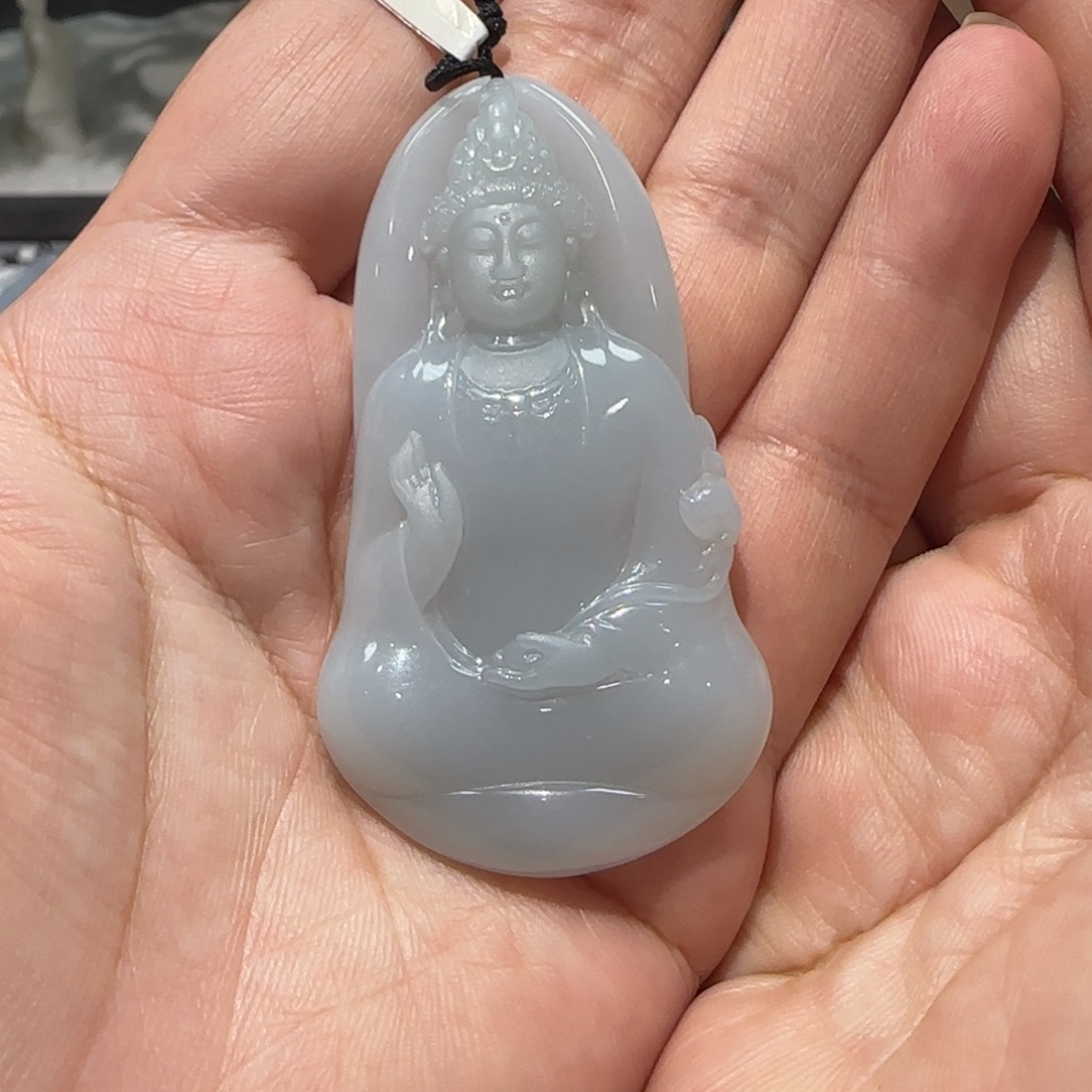 M***_翡翠未镶嵌颈饰。。