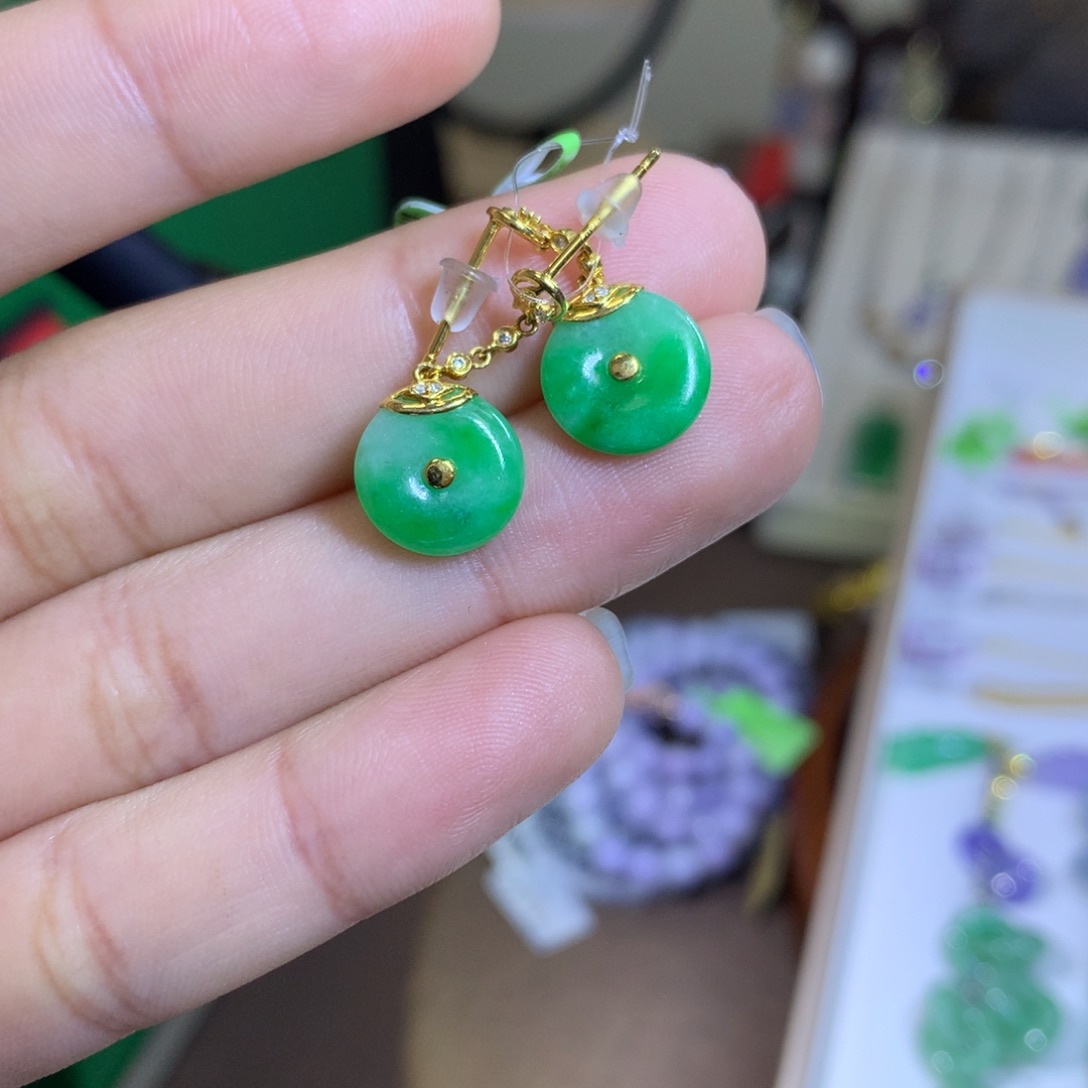 翡翠颈饰18K金镶嵌翡翠